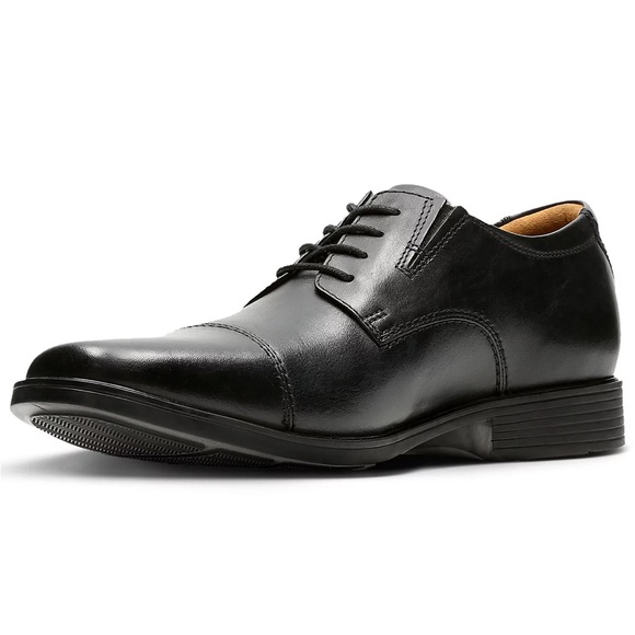 BRAND NEW - UNWORN - Clarks Men\'s Classic Black Leather Oxfords Tilden Cap